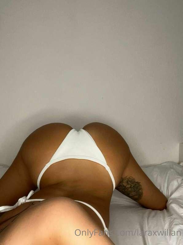 im waiting for someone to come spank me 👀😩
