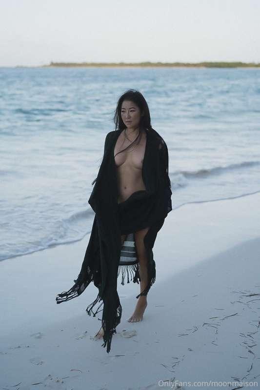 Your Goddess is here. Are you ready for your healing? I heal..
