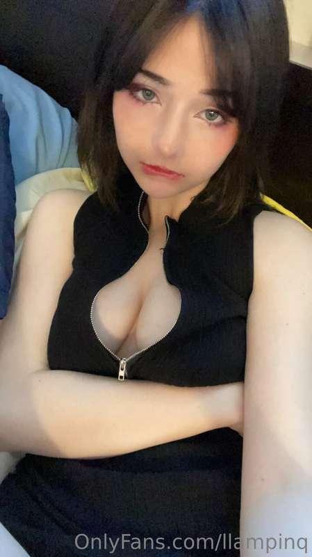 pulled the zipper all the way down :3