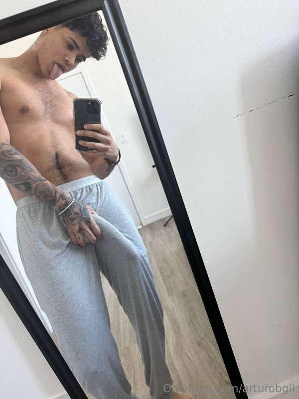 Why read when you can admire? 🥵