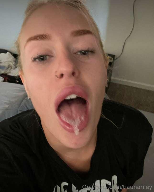 Naughty hardcore fuck doll with gluck gluck 5000 mod😈If you ..