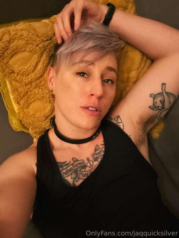 Happy Saturday from my faceeeeee 🖤