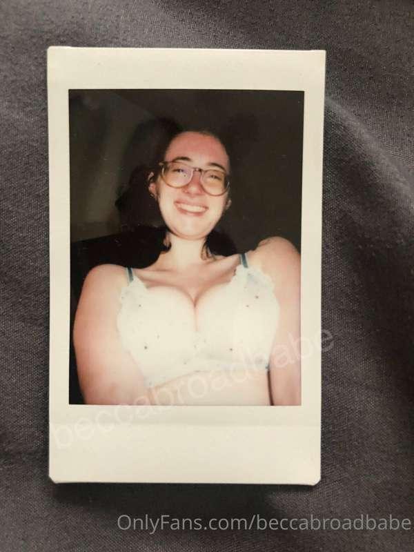 i just love some cutesy polaroids 🥹