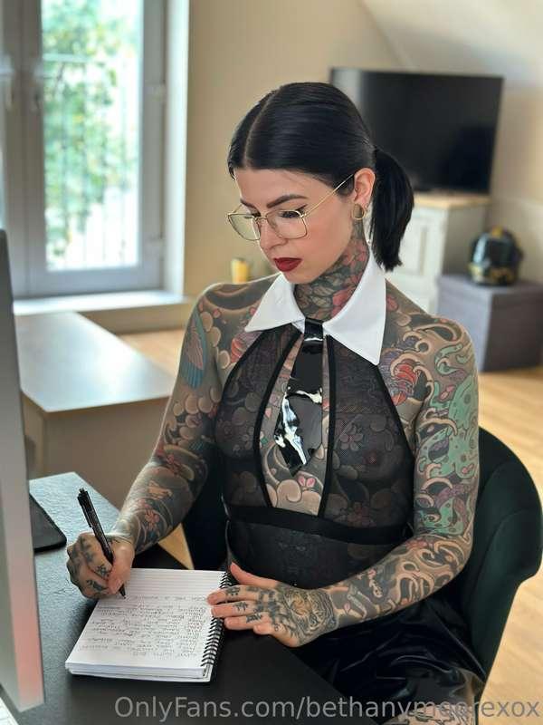 I decided to get fucked while being a naughty girl 🙇‍♀️