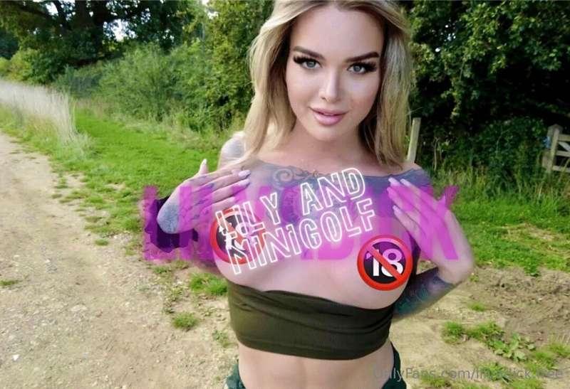 𝐋𝐢𝐥𝐲 𝐚𝐧𝐝 𝐭𝐡𝐞 𝐦𝐢𝐧𝐢 𝐠𝐨𝐥𝐟⛳️ 
During my trip to London I had the..