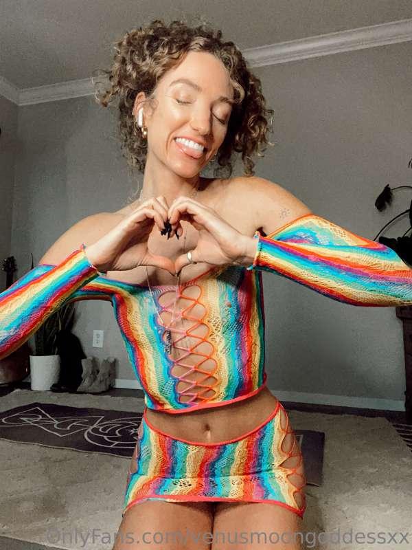 What’s your favorite color? 🌈

I love putting on different s..