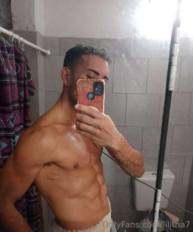 ✨ @fitnessb0yfruti

I'm your fitness boy and i'll make you s..