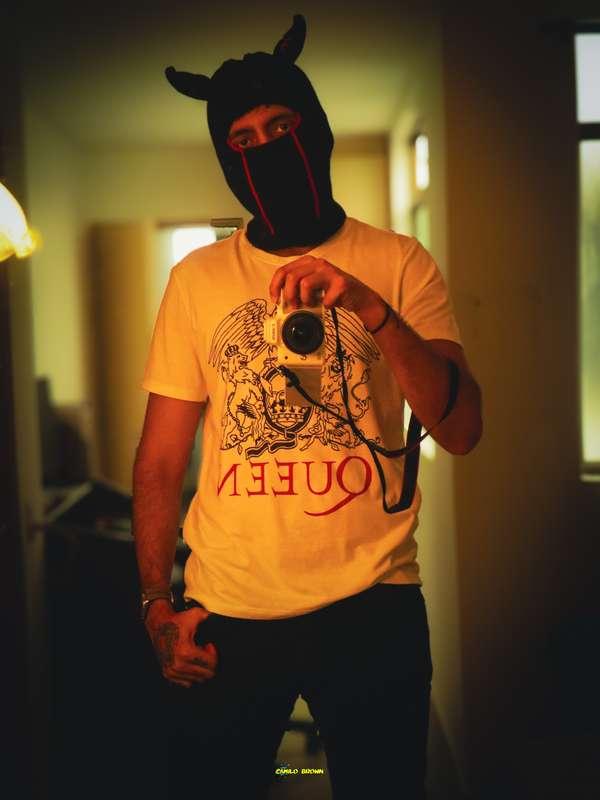 Did anyone summon a sexy demon? 😈🥵