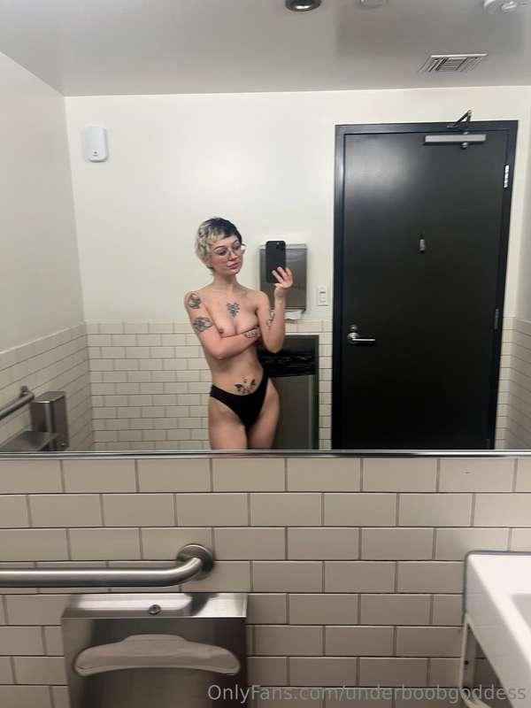 just as nip slip treat while u scroll ;) 