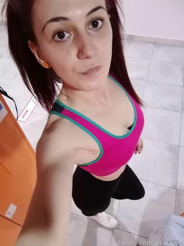 Who wanna train with me today? 😈💦💦