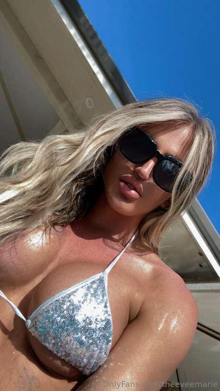 I’m up early thinking about skinny dipping… with you watchin..
