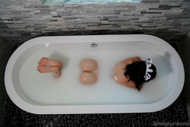 FOOT PEEEEEEPS - this is the set for you!! I previously rele..