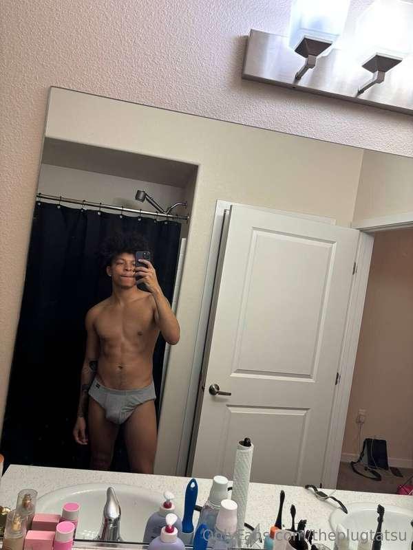 These boxers hide just enough. Wanna change that? 😈