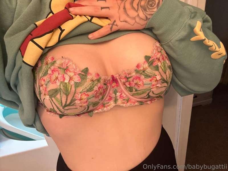 Happy Sunday join me on my main for some personal fun and fr..