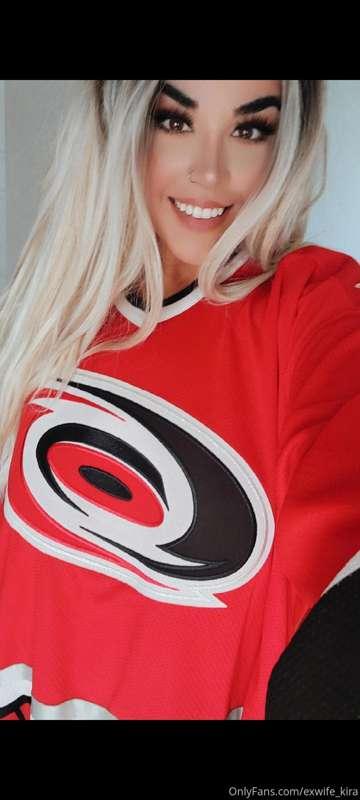 Do girls in hockey jerseys turn you on? 😈