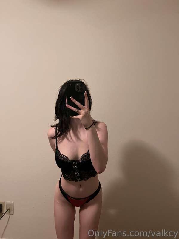 feeling petite and breedable