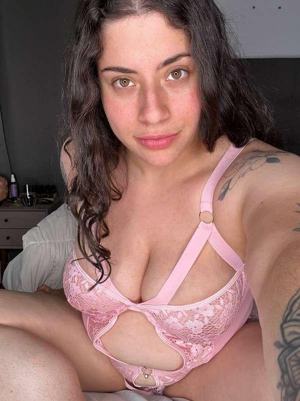Put me on your screen and your hand in your pants 💦