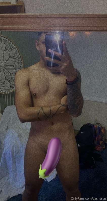 Mirror pics are definitely superior 🍆