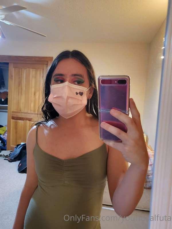 green dress won in the cutie group! heres me being extra wit..