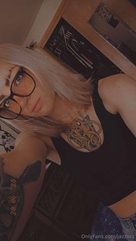 I bet you wish you were hanging out w/ me this July 4th. 🎆 a..