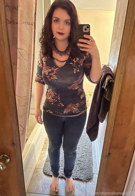 New pic of me today in the outfit I wore today