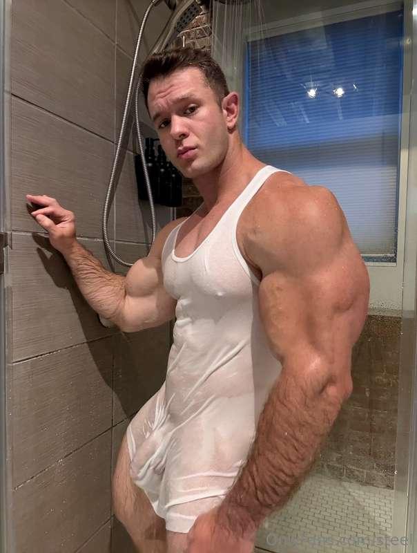 You taking 🍆 tonight boi.. I’m not asking. 