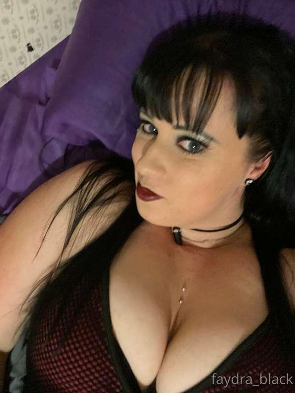 Just playing around with some new camera angles. Trying to g..