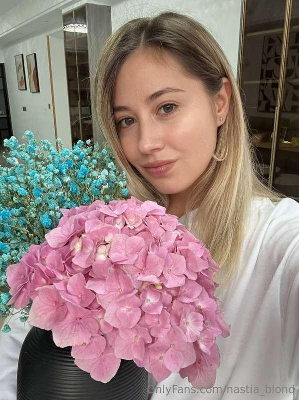 Flowers are wonderful. They please the eye and make the day ..