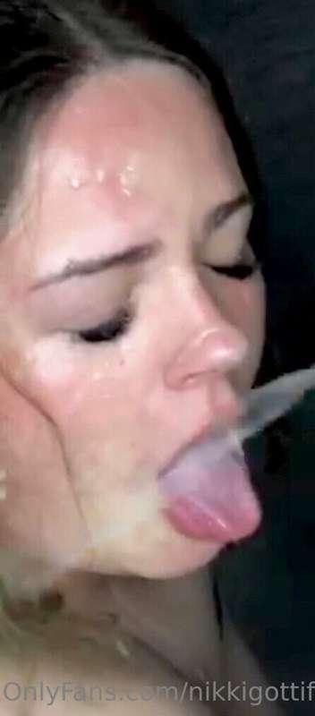 New facial vid up on my VIP page NOW 💦 Shot from two angles,..