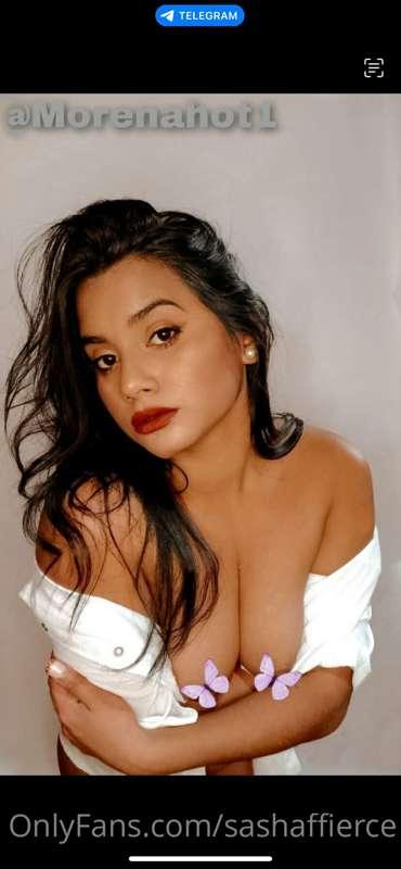 @Morenahot1
I am a very hot brunette and I want to play with..