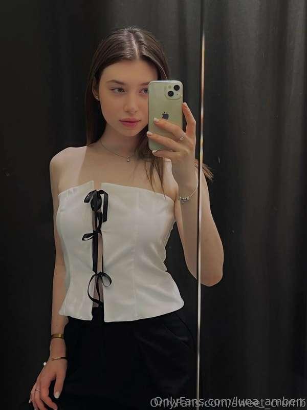 🔥 STOP SCROLLING 🔥 @sweet_crumb 🖤😈SHE IS YOUR PASSIONATE LOV..