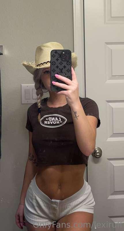Reverse cowgirl is my fav position🙈😈