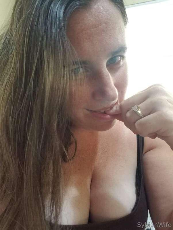 DM me in the next 2 hours on OnlyFans if you want a Quick FR..