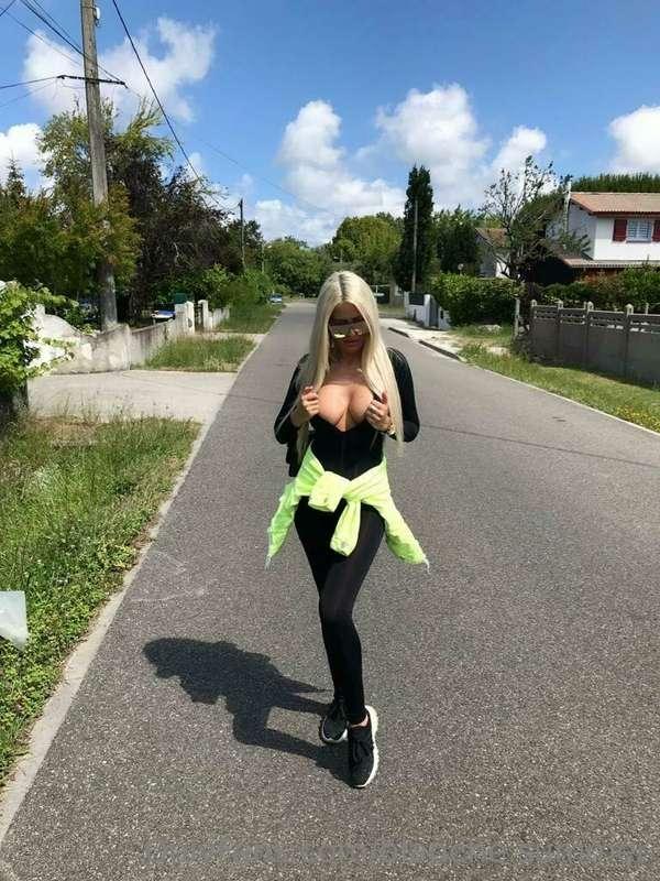 Would you like to see my boobs outside?💓