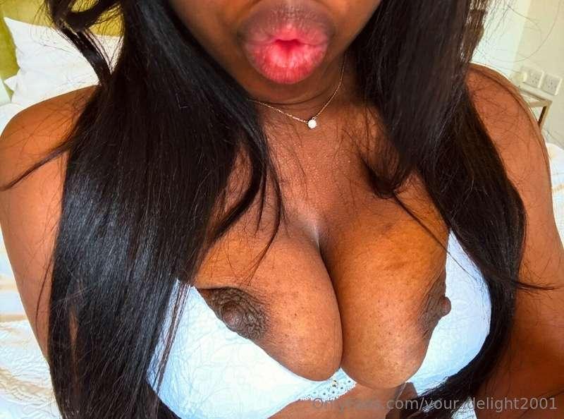 Mmmm so hard they can barely be contained🙈 Merry Christmas E..
