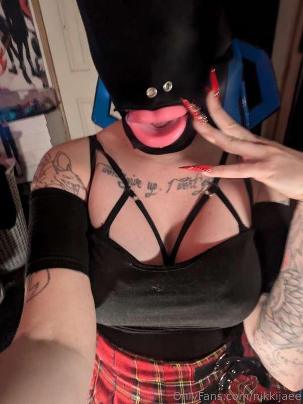 nikkijaee image #5