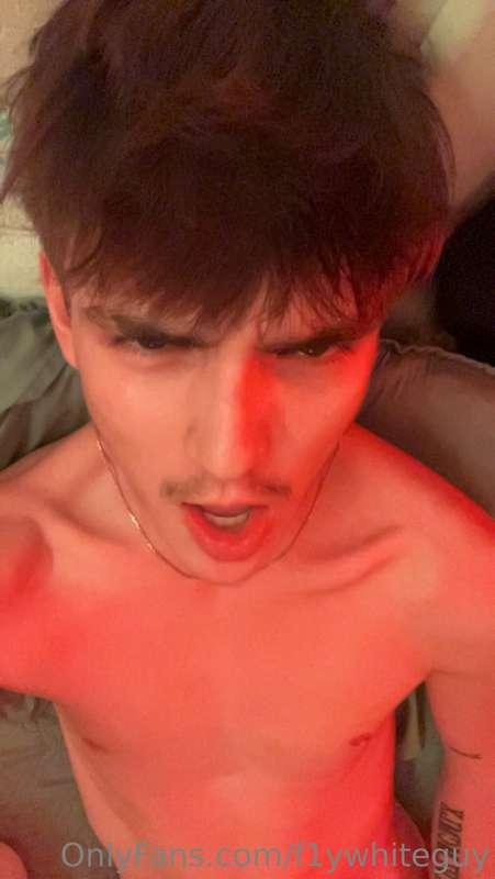 f1ywhiteguy image #0