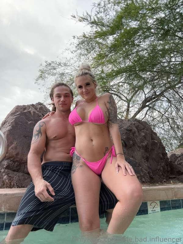 Unlock to see the 🍒🍌🐱  We’re live, cum fuck with us! :)   @j..