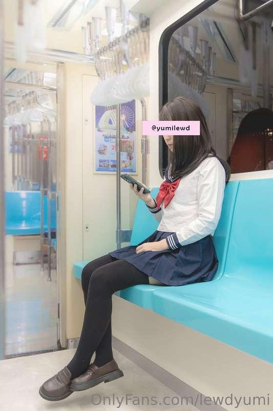 沒人的捷運車廂上💕