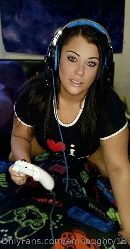 Do you like gamer girls?
