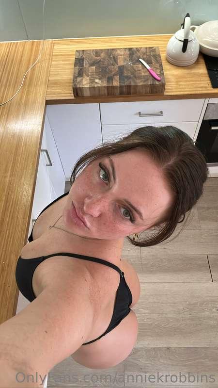 What are you lookin' at? x