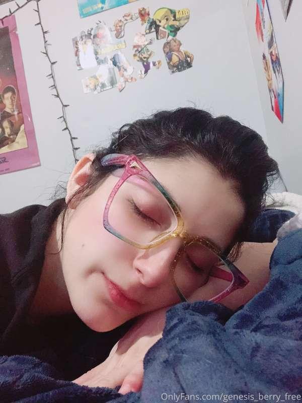 Ready to go visit the fam & suddenly feeling a bit sleepy.....