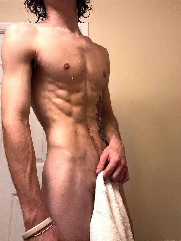 can u dry me off?? or would u rather get me wet..😋🙈