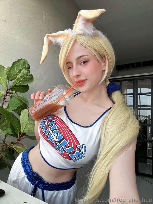 Lola Bunny 🐰 April is bunny girl month, is that right? 👀