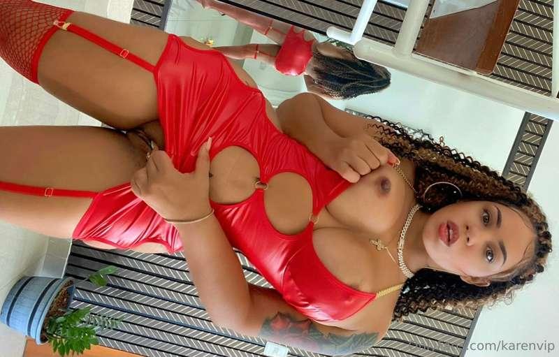 Be naughty with me!😈 drop me a message🔥🥵

¡Sé travieso conmi..