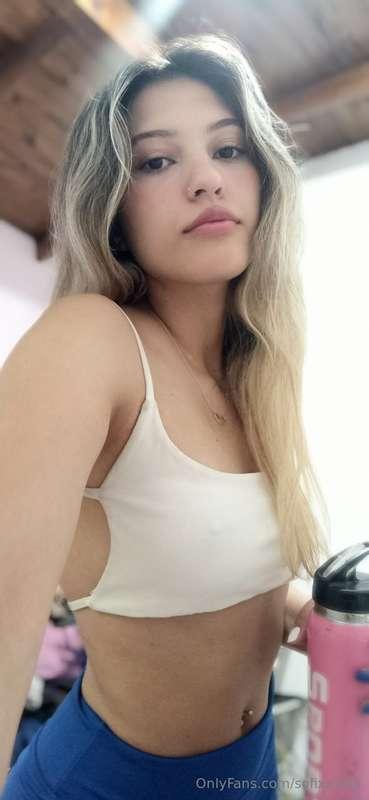 I'm at my room, and to be honest.. damn! I'm soooooooo boore..