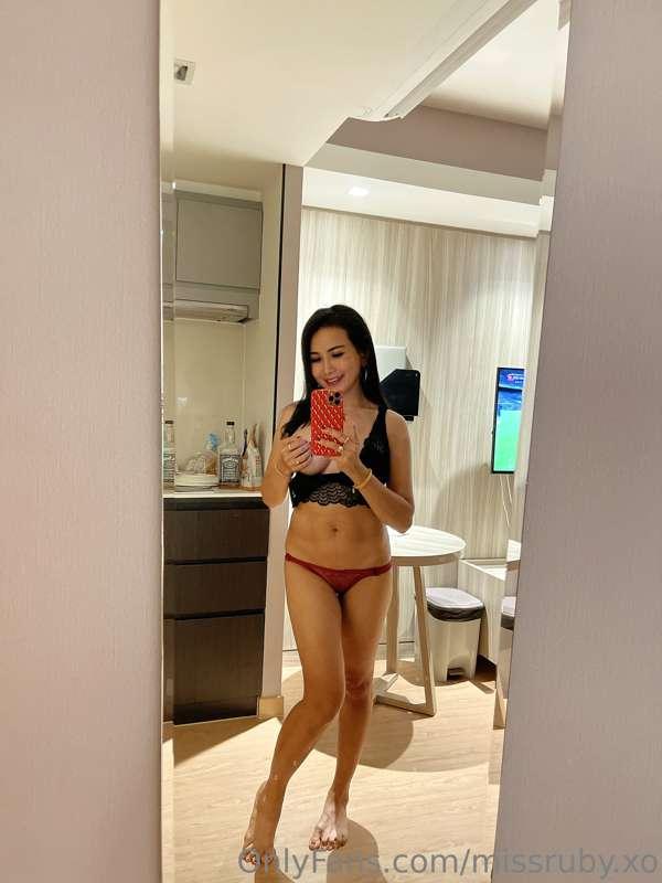 Home 🏡 is where i’m naked all the time
💕😇❤️