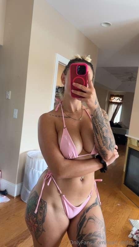 Pink never looked this good… or maybe it’s just how I wear i..