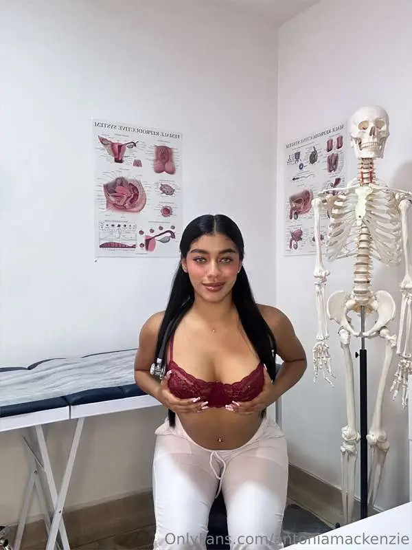 Heyy... am I your fav nurse now?