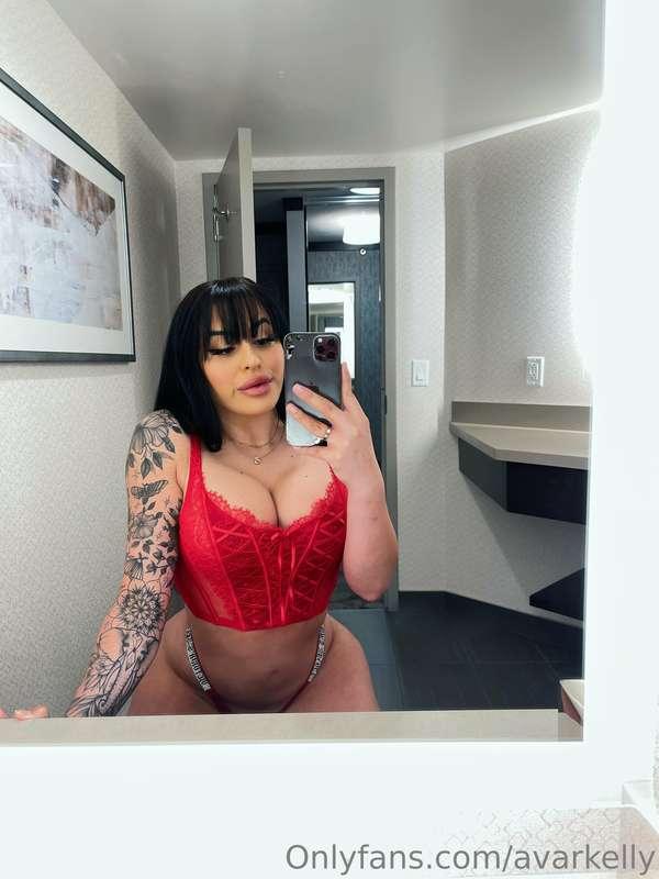 Need someone to come take this off with their mouth pleaseee..